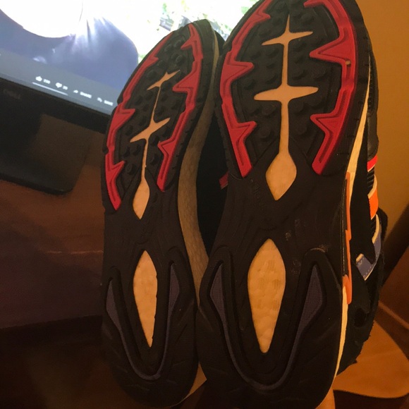 Adidas brand with the 3 stripes - Picture 6 of 8